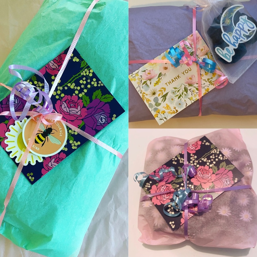 ❤️FREE SCRUNCHIE & STICKERS W/ PURCHASE❤️
